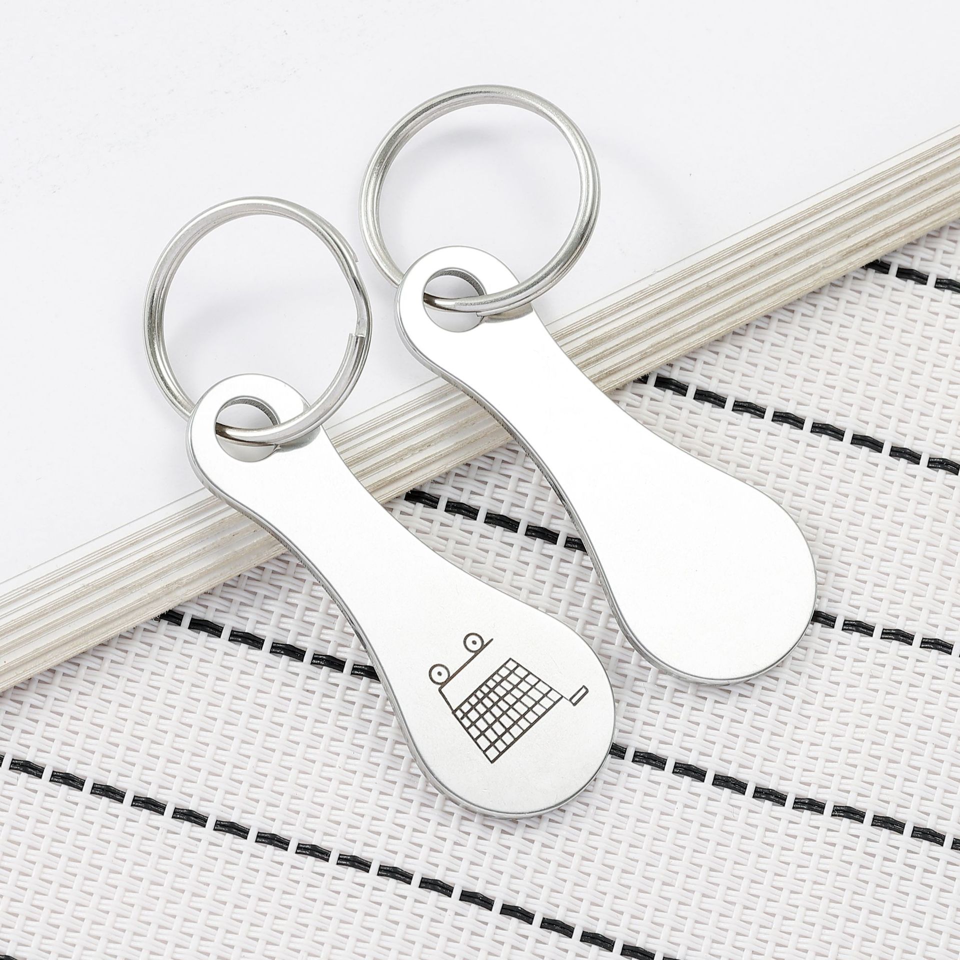 Token Coin Mechanism - 1 ชิ้นรถเข็นช้อปปิ้ง Token รถเข็นพวงกุญแจเหรียญ Quarter ร้านขายของชําซูเปอร์มาร์เก็ตผู้ถือพวงกุญแจแหวนโลหะเปลี่ยนปลดล็อคเหรียญ